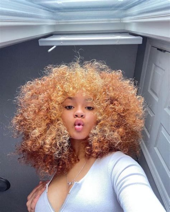 she&rsquo;s a dime piece pin kjvougee &lsquo; 💋 in 2020 Light skin girls