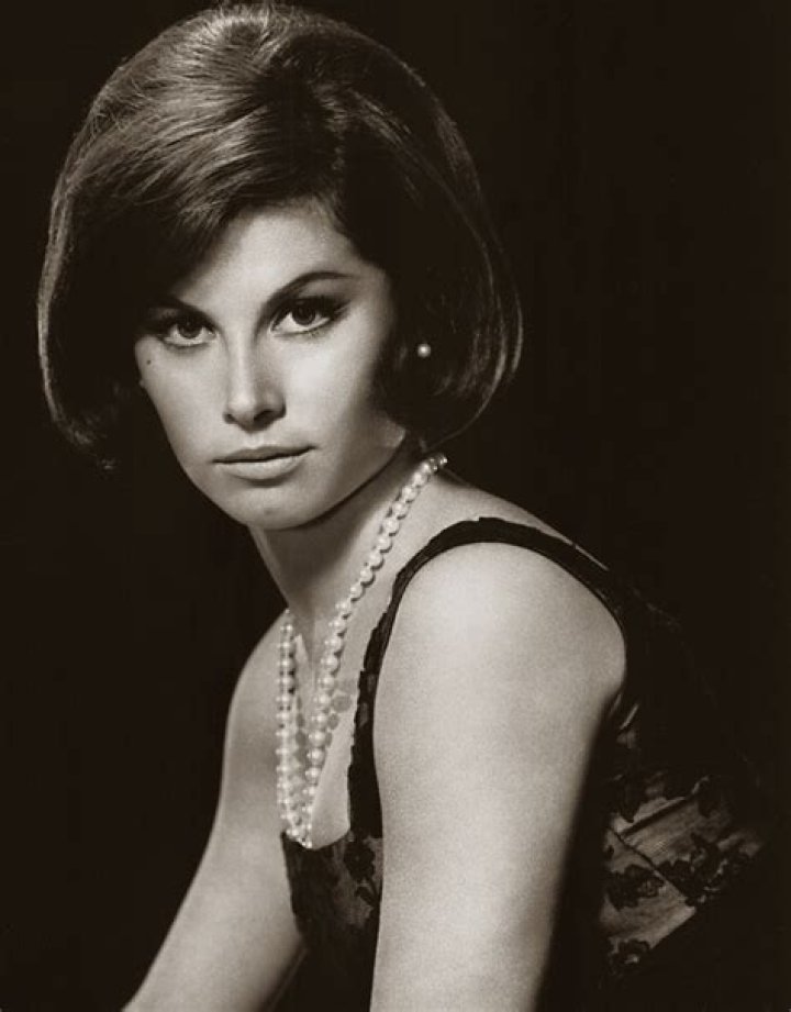 Stefanie Powers Net Worth 2022 Update Short bio, age, height, weight