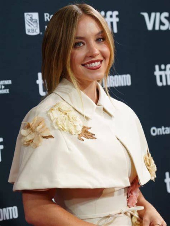 Sydney Sweeney Biography, Age, Height, Affairs, Net Worth StarsWiki