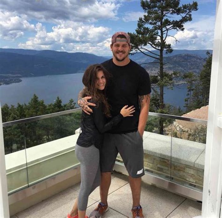 Taylor Lewan Wife