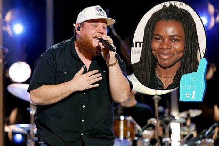 Tracy Chapman Set to Make Country Music History With 'Fast Car'