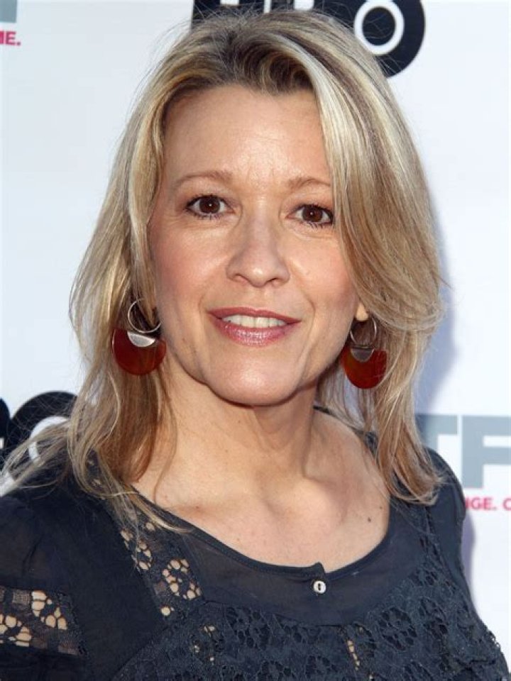 What is Linda Emond Net Worth 2023 Bio,Husband
