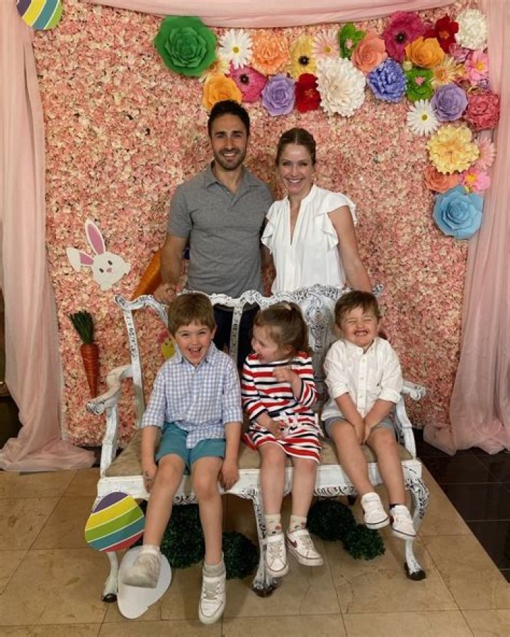 What Is Sara Haines net worth? Bio Wife, Daughter, Net Worth