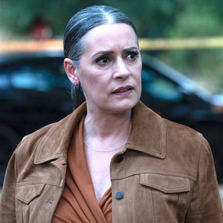 Who is Paget Brewster's husband Steve Damstra? Net worth, measurement