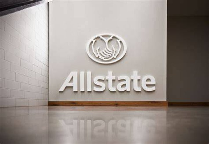 Why Allstate's Mayhem Actor Dean Winters Had Multiple Amputations